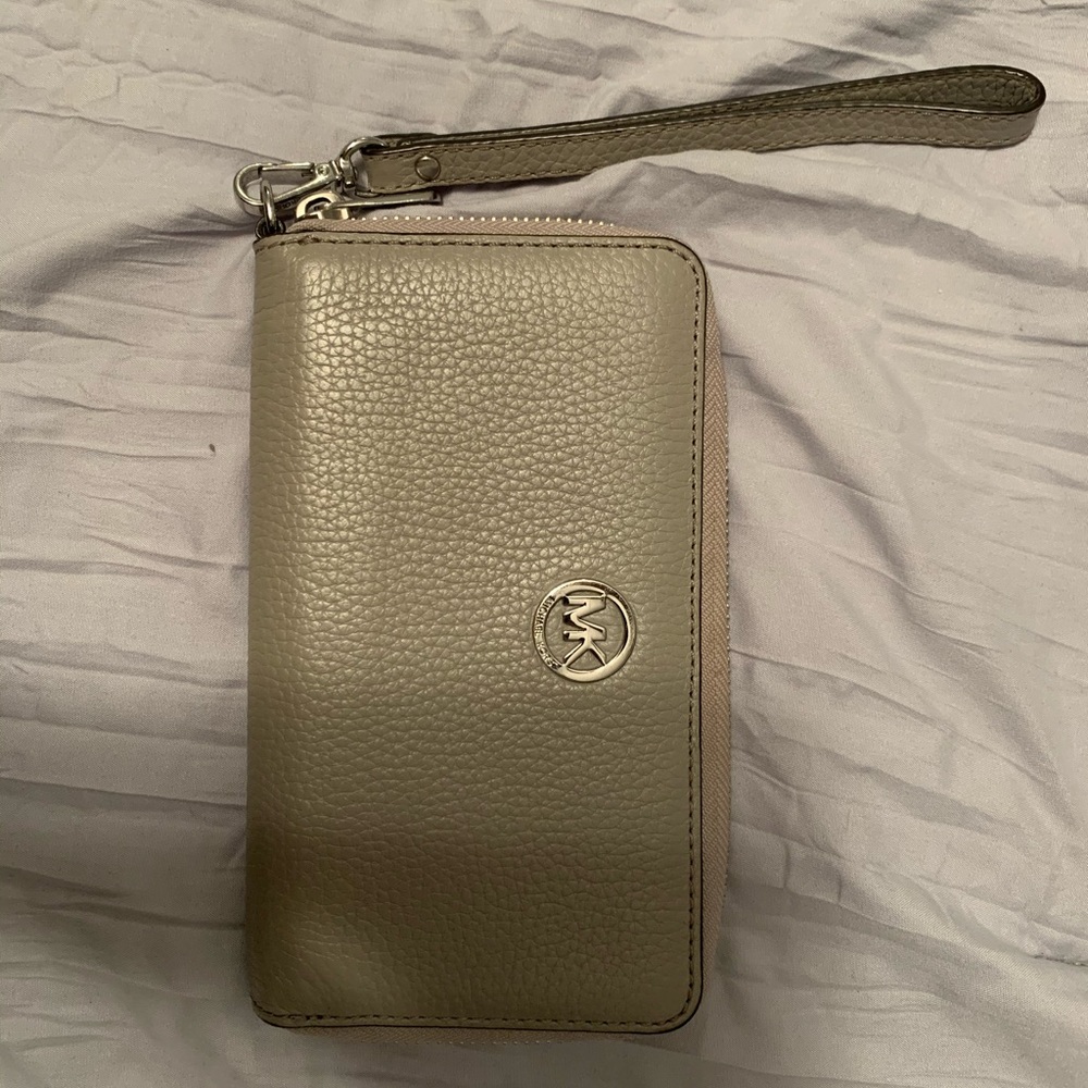 Micheal Kors Wallet